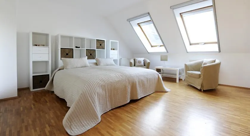 Parkside Apartment House Дюссельдорф 2*,  Германия