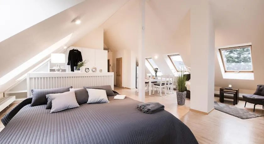 Parkside Apartment House Дюссельдорф 2*,